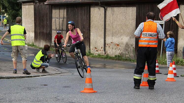 Die Radstrecke f&uuml;hrte durch Falkendorf. Foto: Sae