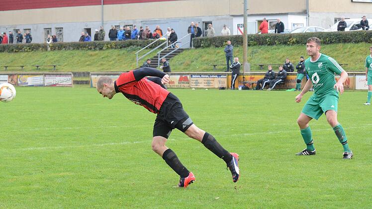 Auf zum Sprung ins kalte Nass: Aber wo ist das Wasser f&uuml;r den K&ouml;pfer in Bad Br&uuml;ckenau? Foto: ssp