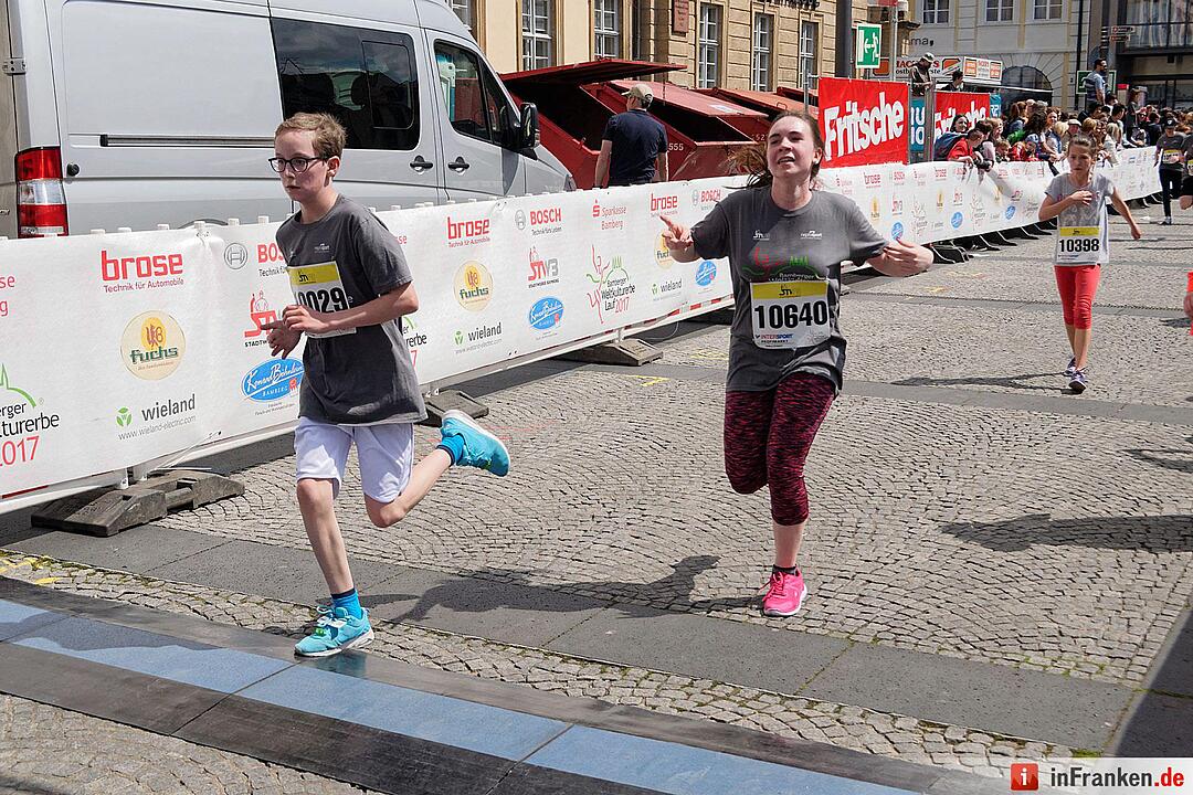 Weltkulturerbelauf 2017 in Bamberg: Der Zieleinlauf am Maxplatz