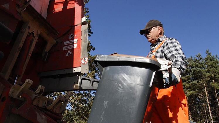 Gute Nachricht für die Bürger im Landkreis kronach: Auch 2018 wird es keine Erhöhung der Müllgebühren geben. Symbolfoto: Archiv
