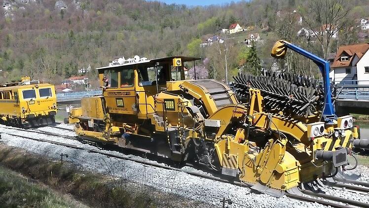Ausbau Museumsbahn: Bei Muggendorf sind nun Holz- und Betonschwellen verlegt worden.  Foto: Paul Pöhlmann