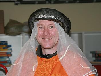 Der Turban sitzt: König Claus Hiebsch. Foto: Daniela Röllinger
