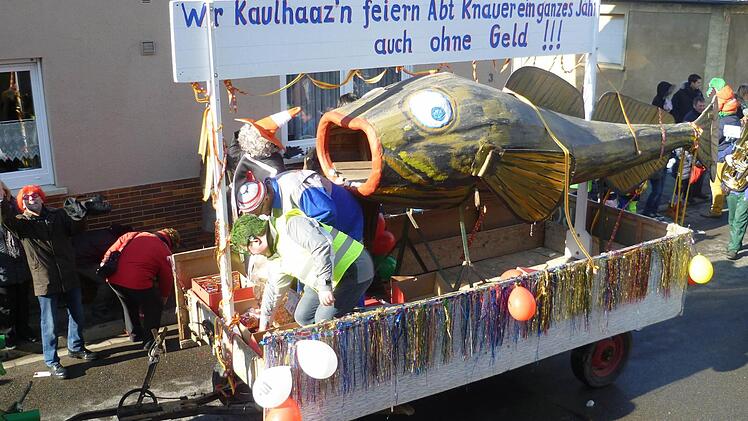 Seit 1968 führt der Kaulhaaz den Umzug an. Dieses Bild enstand vor drei Jahren, als das Abt-Knauer-Jubiläum gefeiert wurde.