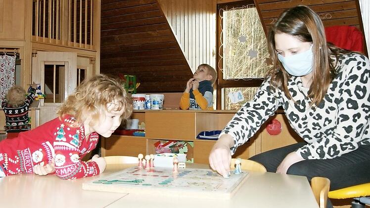 Die neue Leiterin des Kindergartens St. Bernhard Klosterlangheim Kristin Köberich ist viel in den Gruppen präsent.