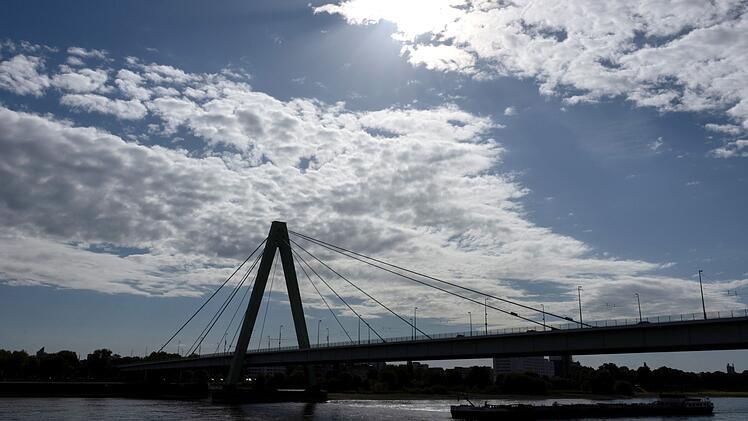 Sonne und Wolken in Köln