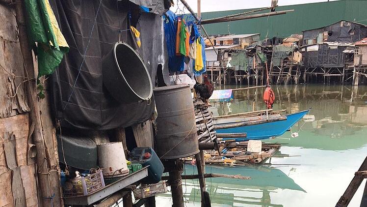So müssen Menschen in einem Slum auf den Philippinen hausen. privat