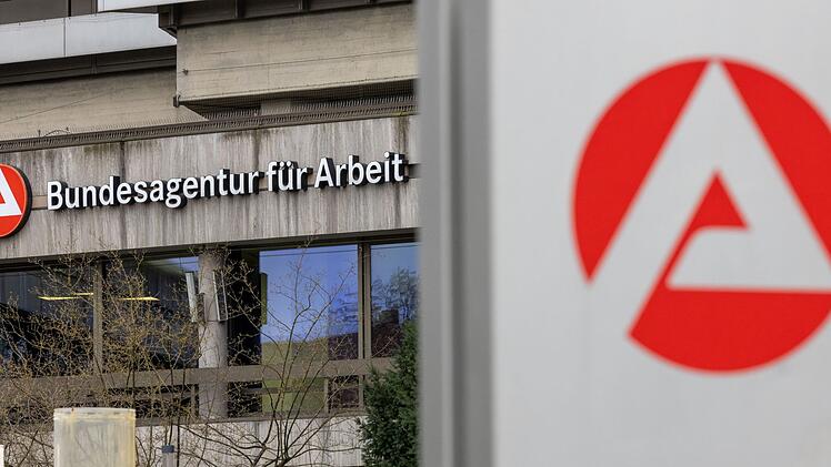 Arbeitslosigkeit in Bayern gestiegen: Gewerkschaft warnt - das sind die Verlierer am Arbeitsmarkt