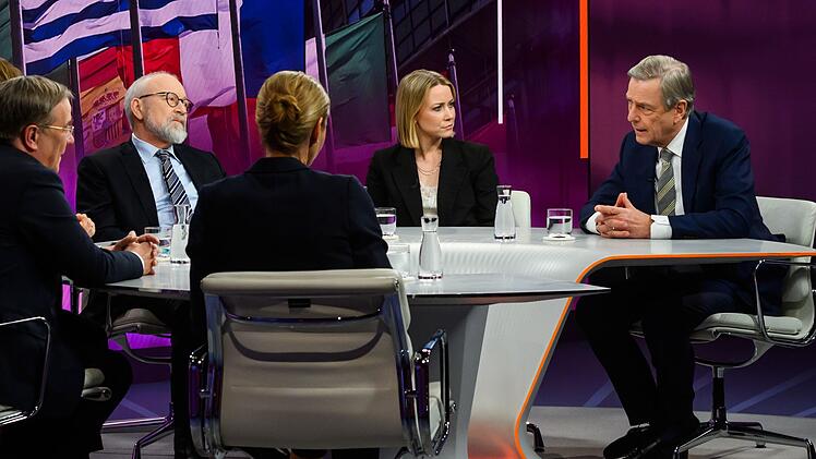 Claus Kleber (rechts) nahm bei "Maybrit Illner" kein Blatt vor den Mund.