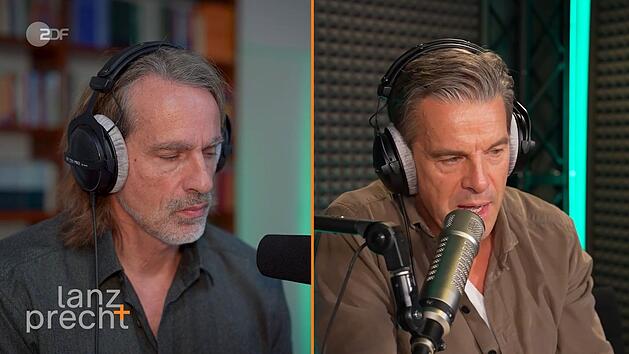 Richard David Precht (links) und Markus Lanz sprechen in ihrem Podcast "Lanz + Precht" &uuml;ber die Sinnhaftigkeit der Brandmauer.