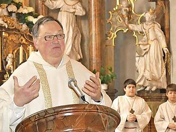 Pater Werner Pieper wurde in einem Festgottesdienst am Sonntag in sein Amt als neuer Rektor am Oblatenkloster eingeführt.  Fotos: K.-H. Hofmann