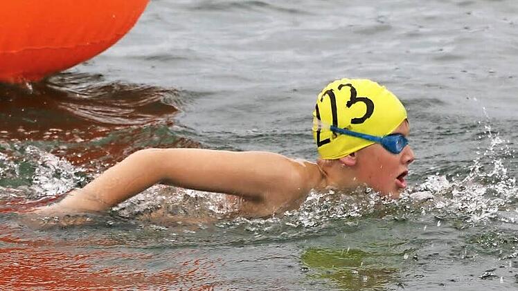 Markus Deichsel vom ATS Kulmbach bewältigte seinen ersten Wettkampf im Freiwasser als beachtlicher Fünfter. Foto: Theresa Deichsel