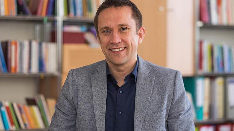 Professor Henrik Simojoki ist Mitherausgeber der Jugendstudie zur Konfirmation. Foto: Universität Bamberg
