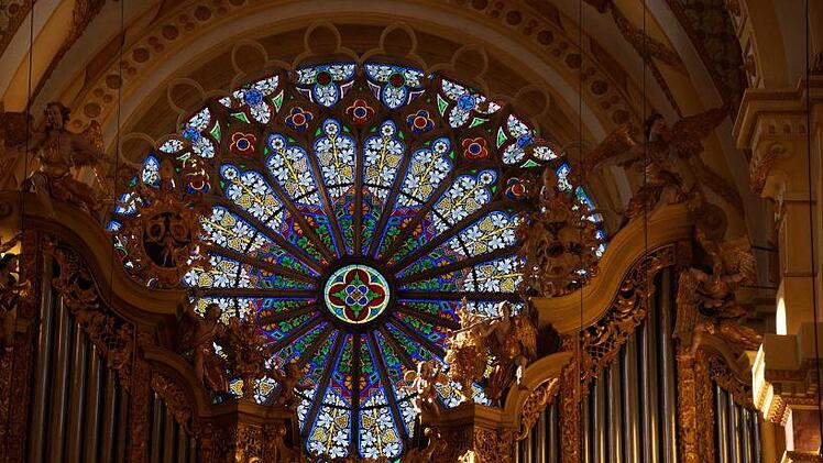 Wunderschön ist die Ebracher Rosette, die der von Notre Dame in Paris nachempfunden ist.Joseph Beck