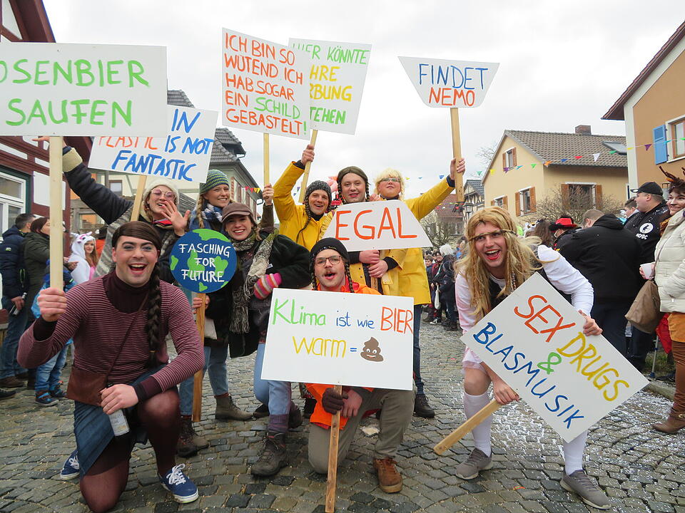 43 Gruppen beteiligten sich am Kleukheimer Faschingszug.