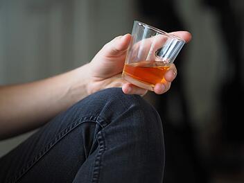 Korsakow-Syndrom: Demenz durch Alkohol - das sind die Anzeichen der Gehirn-Störung