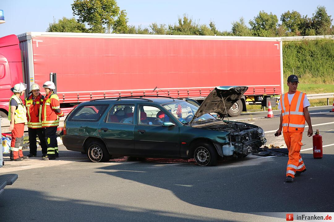 Drei Verletzte nach Unfall auf der A9 bei Leupoldsgruen