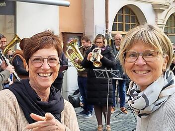 Sabine Stamm (links) und Helga Speth hatten Grund zum Feiern.