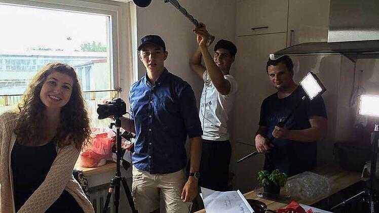 Isabelle Schneider, Axel Pfleger, Rami Akkal, Patrick Eggert beim Innendreh zu Captain Germany. Foto: Axel Pfleger