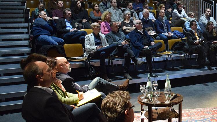 Der erste öffentliche Planungs-Dialog in der Alten Seilerei stieß auf das Interesse von Bambergern, die sich über die Stadtentwicklung Gedankenmachen.      Dragomir Stadtplanung/Stadtplanungsamt
