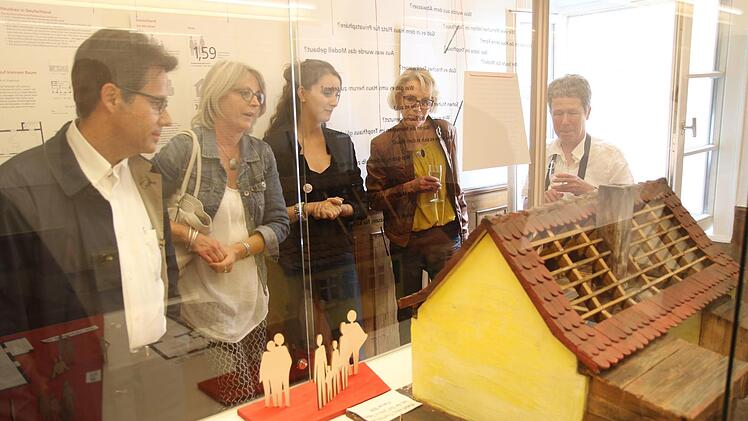 Interessierte Besucher Foto: Desombre