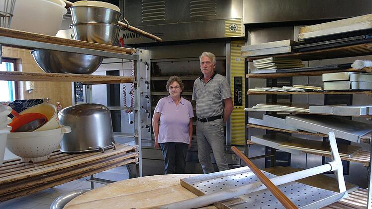 Die Bäckerei Hartmann in Detter ist geschlossen, Das Equipment und viele Geräte und Maschinen müssen noch aus den Räumlichkeiten raus.  Foto: Stephanie Elm