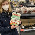 Ludmilla Weber hat für ihren Sohn ein Monopoly-Spiel gekauft.