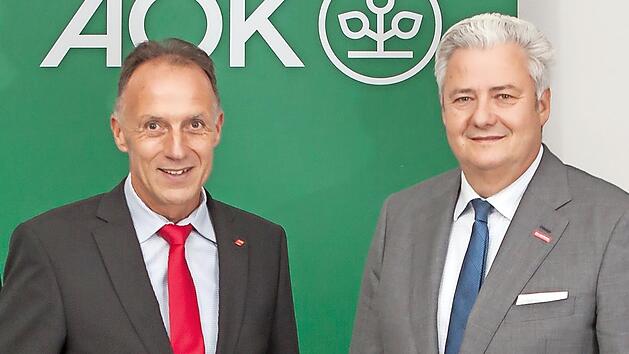 Mathias Eckardt (links) und Matthias Gra&szlig;mann f&uuml;hren den Beirat der AOK-Direktion Bamberg.