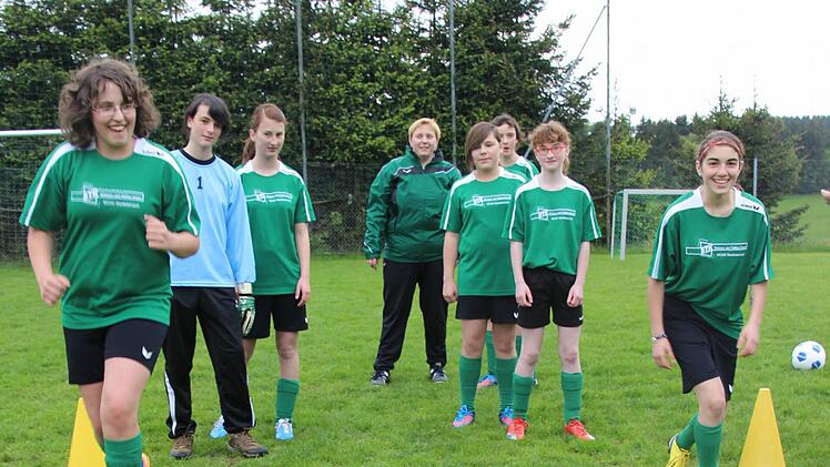 Es kann losgehen: Veronika Klemm und Aleyna Karatas