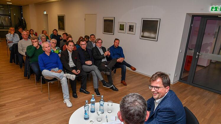 Gut 40 Zuhörer waren gekommen. Foto: Ronald Rinklef