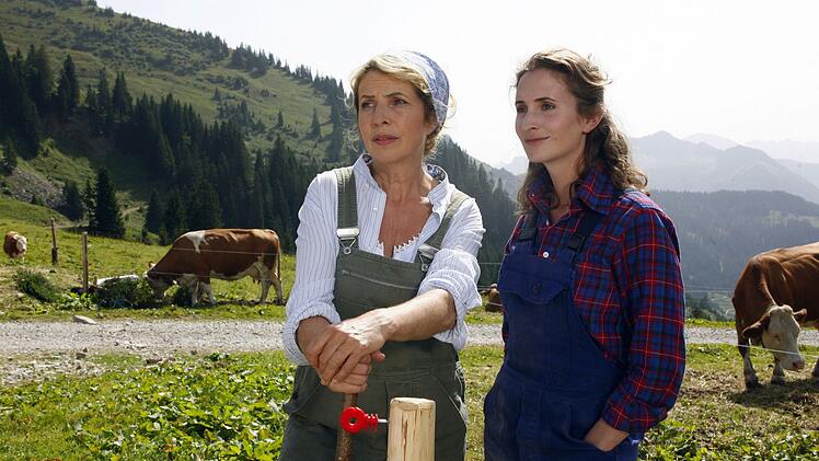 In "Eine Sennerin zum Verlieben" spielte Michaela Mays Tochter Alexandra Schiffer auch in der Fiktion ihre Tochter.