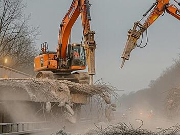 Brücke, Brückenabriss, Sperrung, Vollsperrung, Bauarbeiten, Bundesstraße