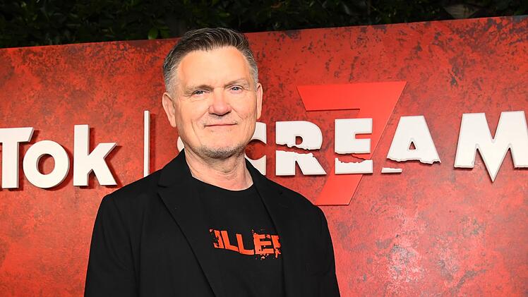 Als neuer "Scream 7"-Regisseur wurde Kevin Williamson engagiert, der als Drehbuchautor die popul&auml;re Horror-Reihe von Anfang an mitgepr&auml;gt hat.