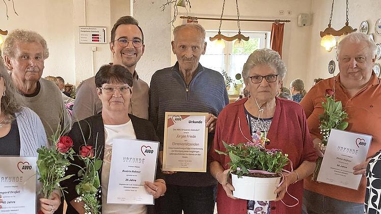 Irmgard Dre&szlig;el, Eugen Jedlitschka, Beatrix Hahner, B&uuml;rgermeister Nico Kauper, J&uuml;rgen Friede, Lydia Friede, Heinz H&ouml;fner, AWO-Vorsitzende Margit Lamm.
