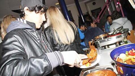 Regen Zuspruch fanden die internationalen Gerichte.