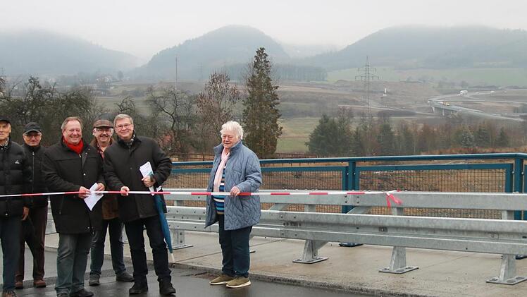 Freigegeben wurde am Donnerstag die Seer Straße in Untersteinach. Foto: Klaus Klaschka