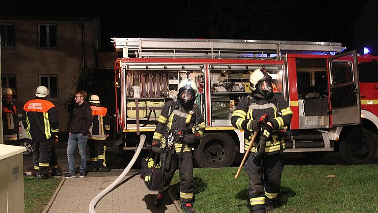 Die Alarmierung erfolgte um 19.10 Uhr, schon um 19.17 Uhr waren die ersten Feuerwehrmänner am Brandherd.  Foto: Sonny Adam