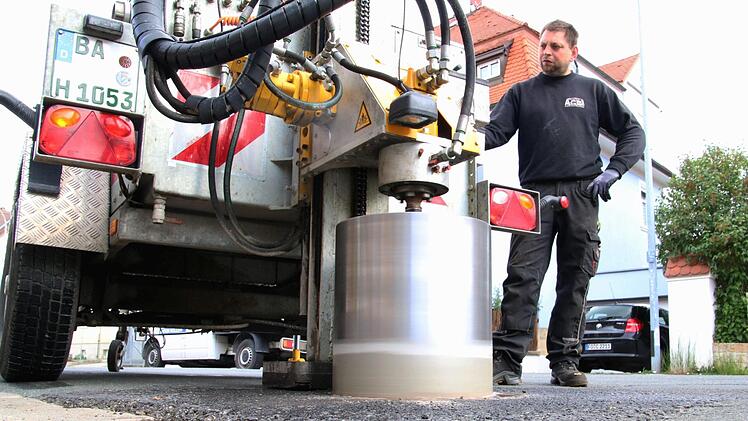 In der Luitpoldstraße haben die Bauarbeiten begonnen. Foto: Josef Hofbauer