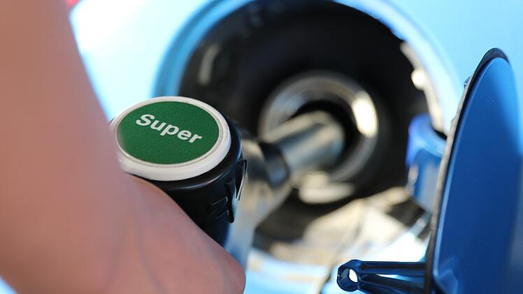 Häufiger Fehler beim Tanken: Warum du nicht weiter tanken solltest, wenn es Klick macht