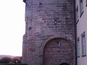 Zeugen eines ehemaligen Gebäudes sind an der Festung Rosenberg zu sehen. Foto: Carina Kuhnlein
