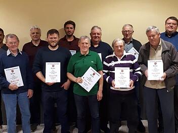 Ehrungen beim FC Teutonia Reichenbach:  Anton Trägner (70 Jahre), Herbert Nöth und  Rudolf Seith (jeweils 60 Jahre),  Edgar Back, Gottfried Behr und  Eugen Reiter (jeweils 55 Jahre), Erich Behr, Gerhard Krämer, Roland Müller, Erwin Reiter, und Gerhard Trägner (jeweils 50 Jahre), sowie  Julian Hergenröther, Florian Nöth, Benedikt Nöth, Karola Schlereth, Roland Schlereth und Peter Winkler (25 Jahre). Peter Baltasar