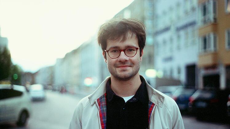 Der Schweinfurter Dokumentarfilmer Daniel Asadi Faezi studiert an der Filmhochschule in München und arbeitet an seinem Abschlussfilm. Lili Pongratz