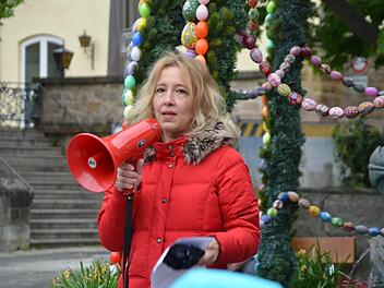 Astrid Holzammer bei einer Klima-Demo im April auf dem Marktplatz Foto: Bernhard Panzer