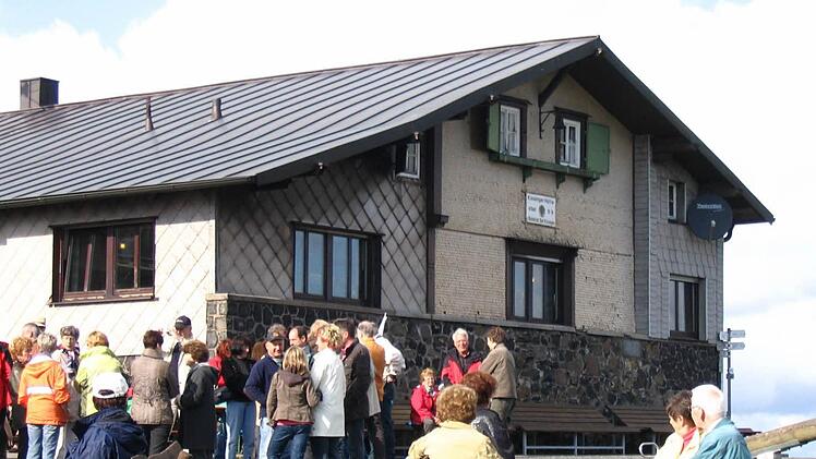Die Kissinger Hütte gehört zu den größeren, die von Rhönklub Zweigvereinen betrieben werden.  Foto: mäu/Archiv