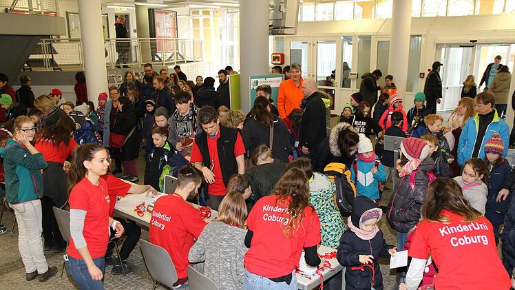 Großer Andrang herrschte in der Aula der Hochschule.Foto: Wolfgang Desombre