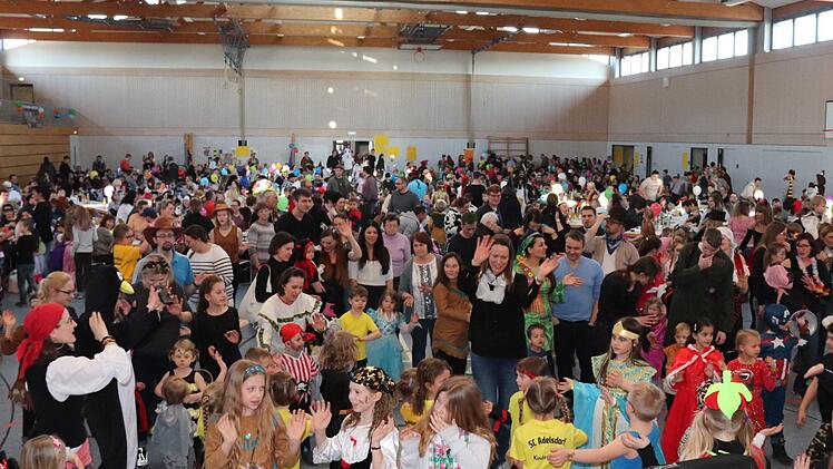 Impressionen vom Kinderfasching     Foto: Johanna Blum