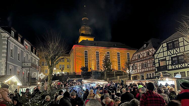 Ludwigsstadt: Stadt lädt zum Weihnachtsmarkt - mit kreativen Aktionen, hohem Besuch und Co.