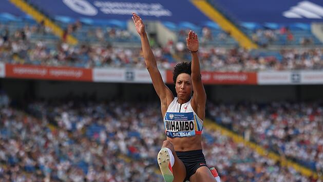 Die deutsche Weitspringerin Malaika Mihambo geht bei der Leichtathletik-WM 2025 in Tokio als Top-Favoritin auf Gold ins Rennen. Das Turnier findet vom 13. bis 21. September statt. ARD, ZDF und Eurosport &uuml;bertragen.