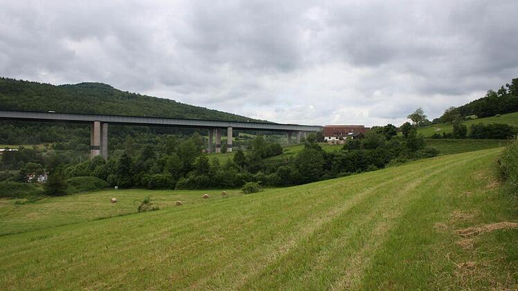 Der nördliche Teil der Sinntalbrücke.