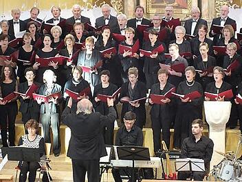 Sänger und Instrumentalisten bescherten den Konzertbesuchern ein unvergessliches Erlebnis. Foto: M. Welker