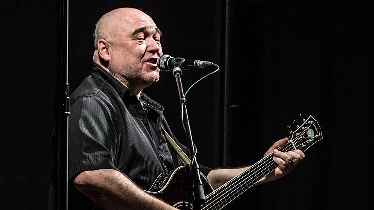 Warum der in Bamberg lebende Liedermacher Wolfgang Buck viele Fans in der Region Coburg hat.